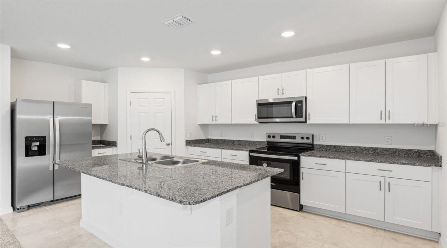 Davenport, Florida 33837, 4 Bedrooms Bedrooms, ,2 Bathroomsbathrooms,Residential,For Sale,White Tail,Mfro6232789
