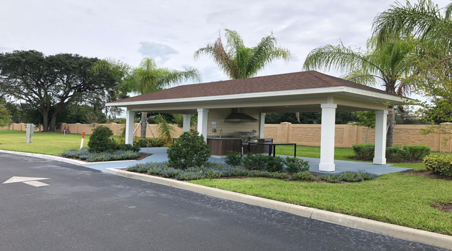 Kissimmee, Florida 34747, 4 Bedrooms Bedrooms, ,3 Bathroomsbathrooms,Residential,For Sale,Shine,Mfrs5124447