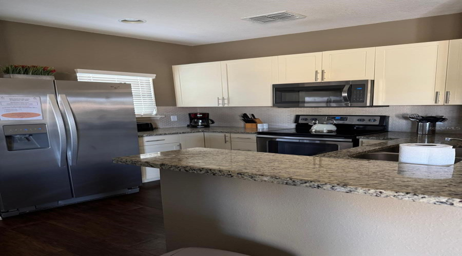 Kissimmee, Florida 34747, 4 Bedrooms Bedrooms, ,3 Bathroomsbathrooms,Residential,For Sale,Shine,Mfrs5124447