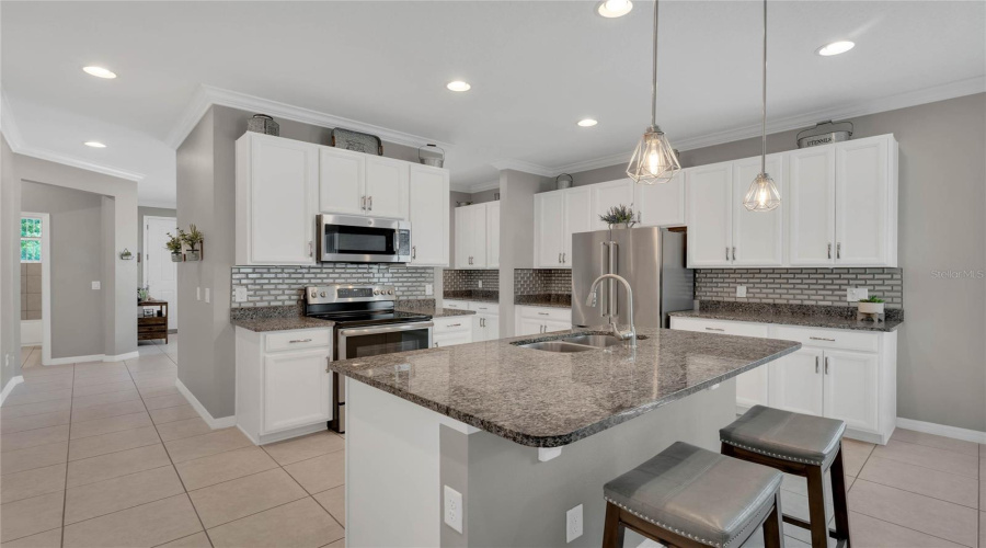 Kissimmee, Florida 34746, 3 Bedrooms Bedrooms, ,2 Bathroomsbathrooms,Residential,For Sale,Grasmere View,Mfro6297048