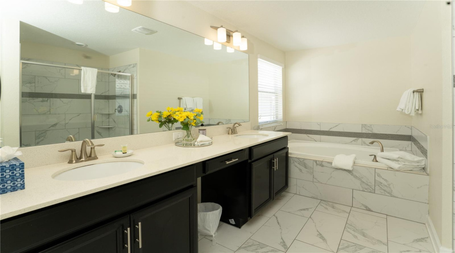 DAVENPORT, Florida 33896, 6 Bedrooms Bedrooms, ,5 BathroomsBathrooms,Residential,For Sale,MULLIGAN,0,MFRO6297920