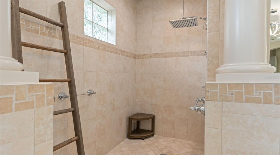 DAVENPORT, Florida 33837, 4 Bedrooms Bedrooms, ,4 BathroomsBathrooms,Residential,For Sale,CALLAWAY,0,MFRS5124540
