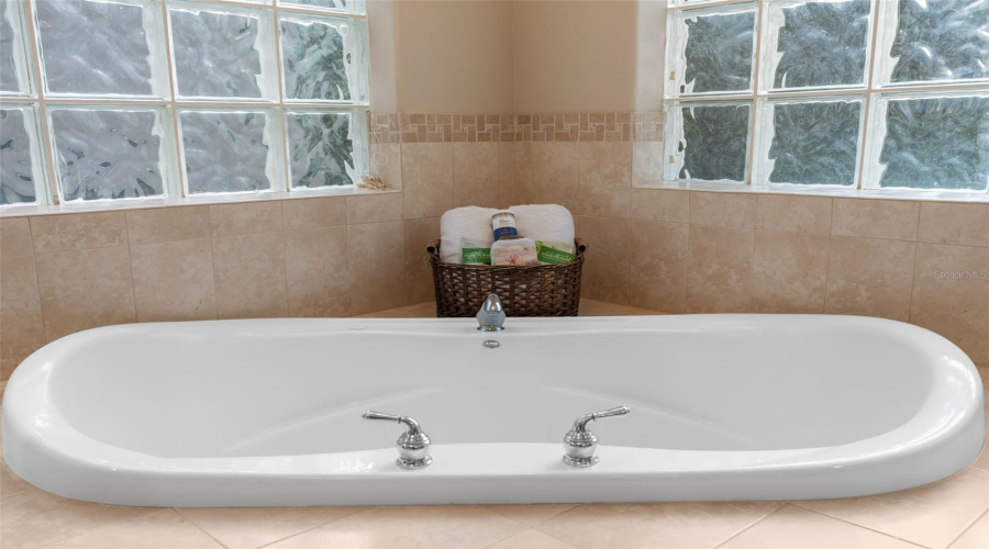 DAVENPORT, Florida 33837, 4 Bedrooms Bedrooms, ,4 BathroomsBathrooms,Residential,For Sale,CALLAWAY,0,MFRS5124540