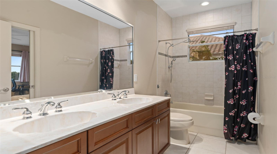 DAVENPORT, Florida 33837, 4 Bedrooms Bedrooms, ,4 BathroomsBathrooms,Residential,For Sale,CALLAWAY,0,MFRS5124540