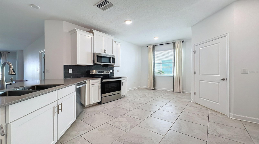 DAVENPORT, Florida 33837, 4 Bedrooms Bedrooms, ,3 BathroomsBathrooms,Residential,For Sale,PRESTON,MFRS5124259