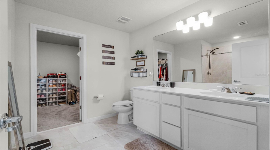 KISSIMMEE, Florida 34746, 4 Bedrooms Bedrooms, ,2 BathroomsBathrooms,Residential,For Sale,ROYAL POINT,0,MFRO6296744