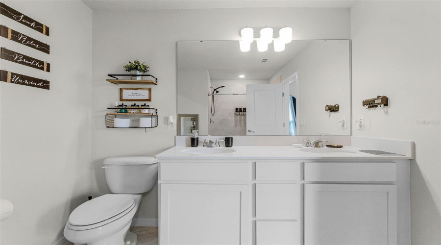 KISSIMMEE, Florida 34746, 4 Bedrooms Bedrooms, ,2 BathroomsBathrooms,Residential,For Sale,ROYAL POINT,0,MFRO6296744