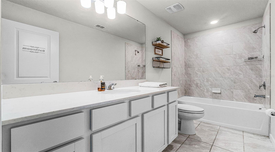 KISSIMMEE, Florida 34746, 4 Bedrooms Bedrooms, ,2 BathroomsBathrooms,Residential,For Sale,ROYAL POINT,0,MFRO6296744