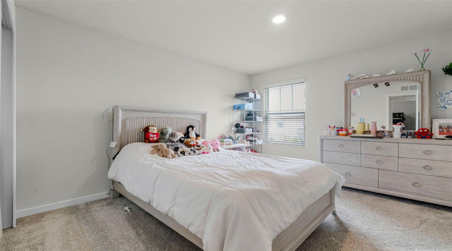 KISSIMMEE, Florida 34746, 4 Bedrooms Bedrooms, ,2 BathroomsBathrooms,Residential,For Sale,ROYAL POINT,0,MFRO6296744
