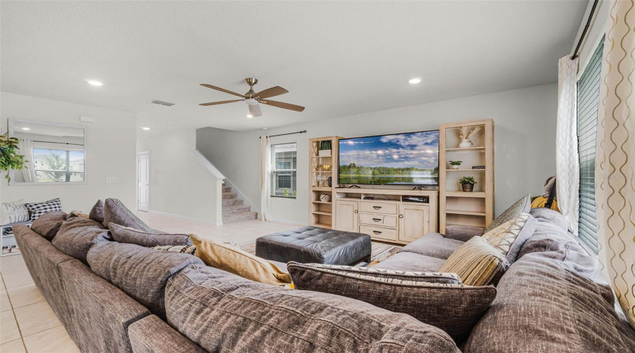 KISSIMMEE, Florida 34746, 4 Bedrooms Bedrooms, ,2 BathroomsBathrooms,Residential,For Sale,ROYAL POINT,0,MFRO6296744