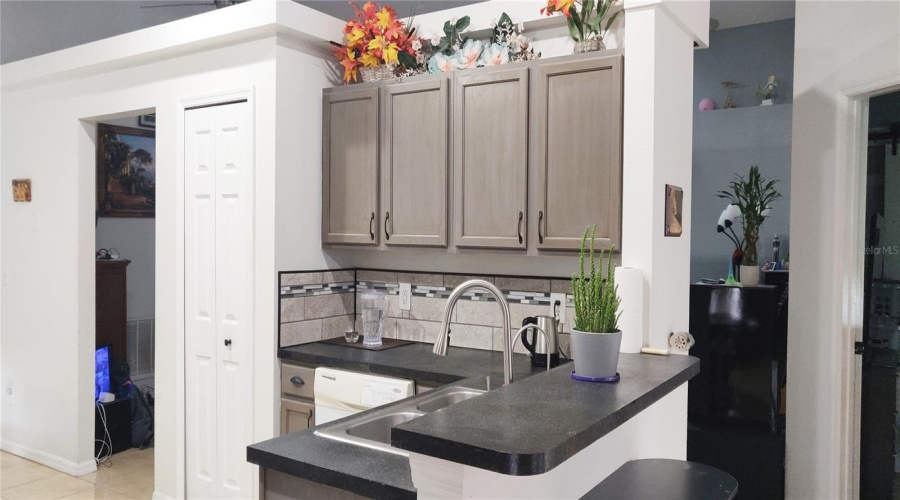 DAVENPORT, Florida 33897, 3 Bedrooms Bedrooms, ,2 BathroomsBathrooms,Residential,For Sale,CHESHIRE,0,MFRTB8372212