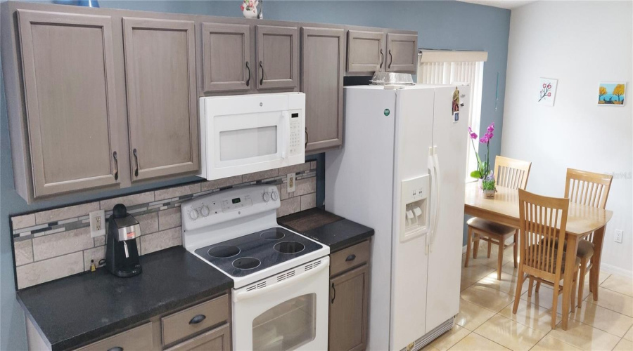 DAVENPORT, Florida 33897, 3 Bedrooms Bedrooms, ,2 BathroomsBathrooms,Residential,For Sale,CHESHIRE,0,MFRTB8372212