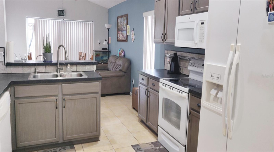 DAVENPORT, Florida 33897, 3 Bedrooms Bedrooms, ,2 BathroomsBathrooms,Residential,For Sale,CHESHIRE,0,MFRTB8372212