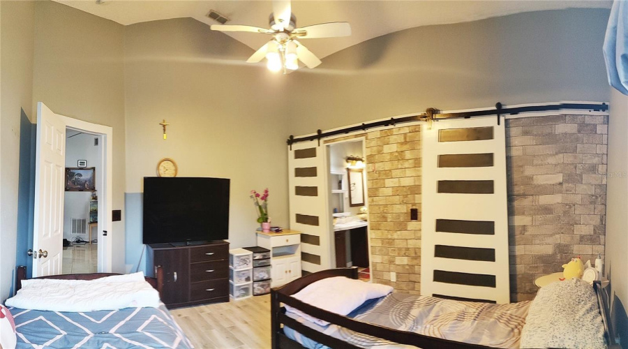 DAVENPORT, Florida 33897, 3 Bedrooms Bedrooms, ,2 BathroomsBathrooms,Residential,For Sale,CHESHIRE,0,MFRTB8372212