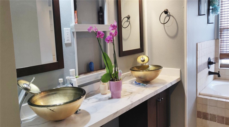 DAVENPORT, Florida 33897, 3 Bedrooms Bedrooms, ,2 BathroomsBathrooms,Residential,For Sale,CHESHIRE,0,MFRTB8372212