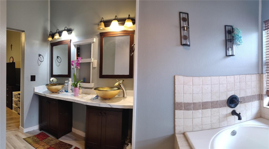 DAVENPORT, Florida 33897, 3 Bedrooms Bedrooms, ,2 BathroomsBathrooms,Residential,For Sale,CHESHIRE,0,MFRTB8372212