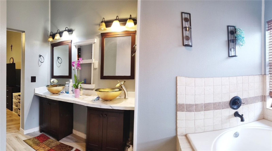 DAVENPORT, Florida 33897, 3 Bedrooms Bedrooms, ,2 BathroomsBathrooms,Residential,For Sale,CHESHIRE,0,MFRTB8372212
