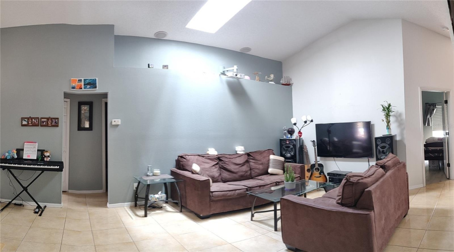 DAVENPORT, Florida 33897, 3 Bedrooms Bedrooms, ,2 BathroomsBathrooms,Residential,For Sale,CHESHIRE,0,MFRTB8372212