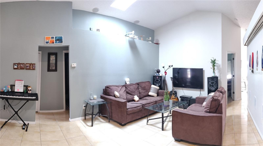 DAVENPORT, Florida 33897, 3 Bedrooms Bedrooms, ,2 BathroomsBathrooms,Residential,For Sale,CHESHIRE,0,MFRTB8372212