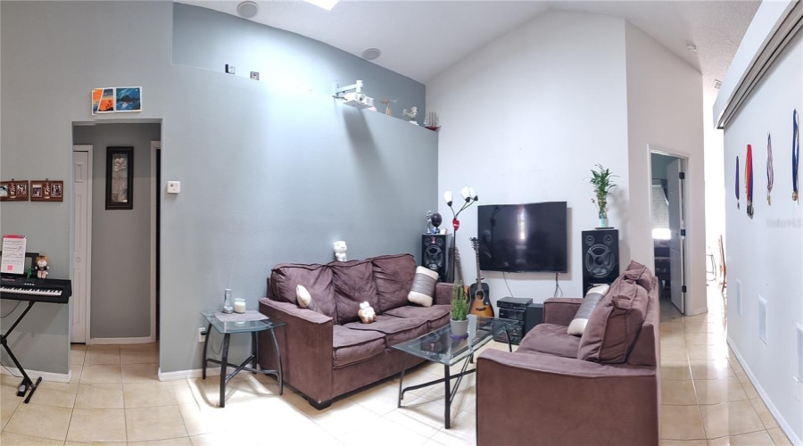 DAVENPORT, Florida 33897, 3 Bedrooms Bedrooms, ,2 BathroomsBathrooms,Residential,For Sale,CHESHIRE,0,MFRTB8372212