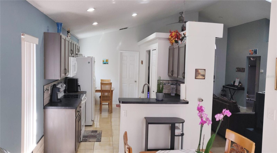 DAVENPORT, Florida 33897, 3 Bedrooms Bedrooms, ,2 BathroomsBathrooms,Residential,For Sale,CHESHIRE,0,MFRTB8372212