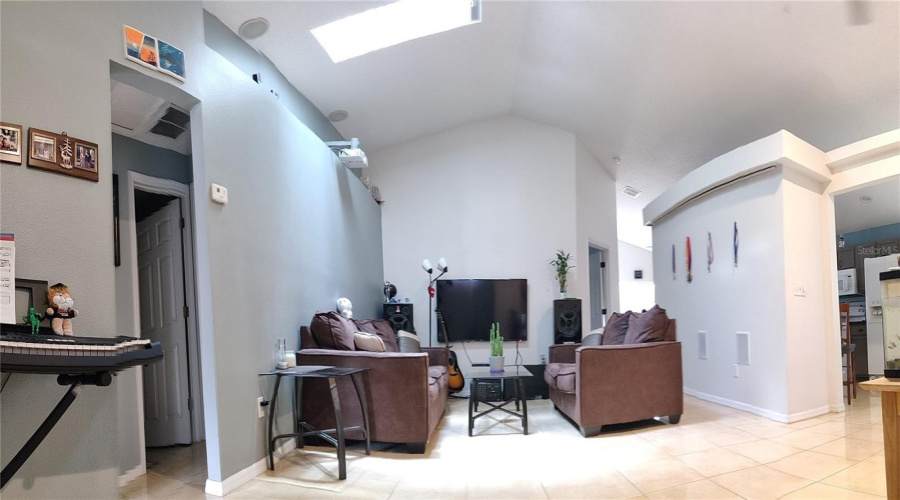 DAVENPORT, Florida 33897, 3 Bedrooms Bedrooms, ,2 BathroomsBathrooms,Residential,For Sale,CHESHIRE,0,MFRTB8372212