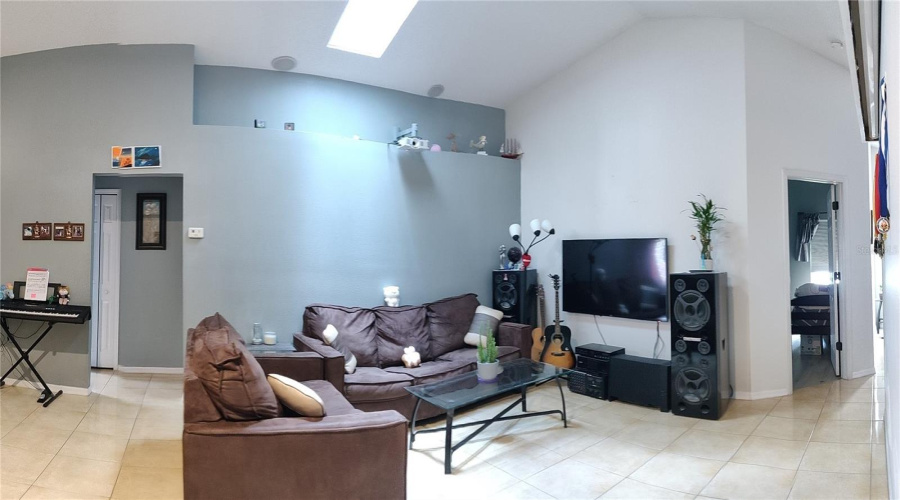 DAVENPORT, Florida 33897, 3 Bedrooms Bedrooms, ,2 BathroomsBathrooms,Residential,For Sale,CHESHIRE,0,MFRTB8372212