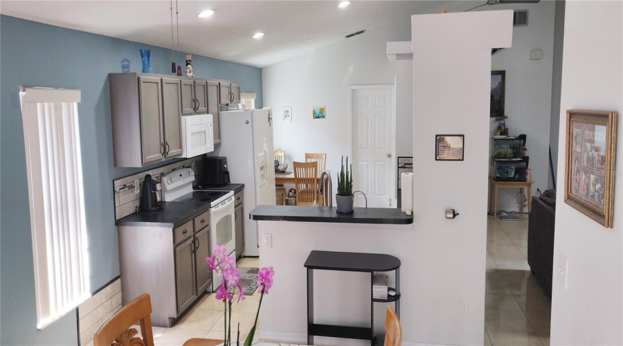 DAVENPORT, Florida 33897, 3 Bedrooms Bedrooms, ,2 BathroomsBathrooms,Residential,For Sale,CHESHIRE,0,MFRTB8372212