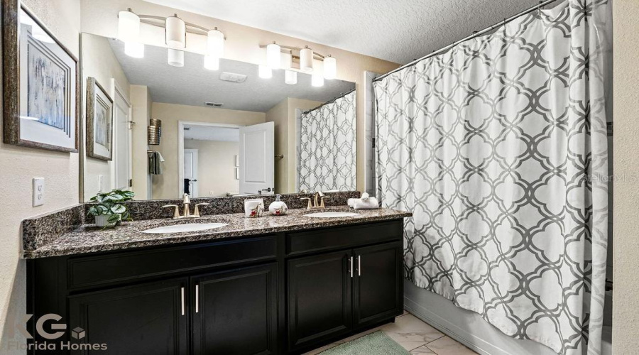 DAVENPORT, Florida 33896, 4 Bedrooms Bedrooms, ,3 BathroomsBathrooms,Residential,For Sale,DOGLEG DR,MFRS5124195