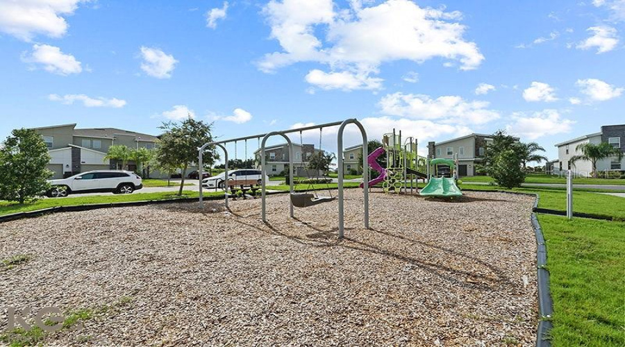 DAVENPORT, Florida 33896, 4 Bedrooms Bedrooms, ,3 BathroomsBathrooms,Residential,For Sale,DOGLEG DR,MFRS5124195