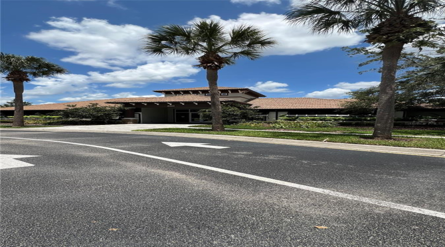 CLUB HOUSE