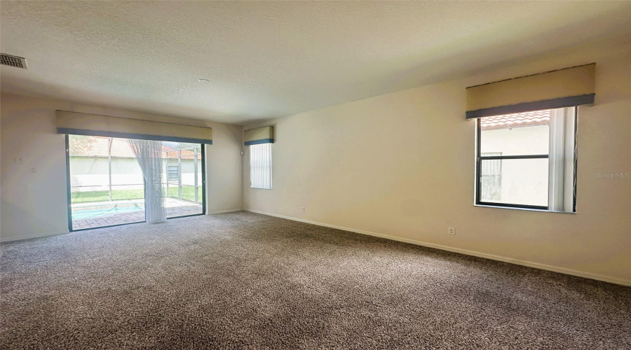 Kissimmee, Florida 34747, 5 Bedrooms Bedrooms, ,3 Bathroomsbathrooms,Residential,For Sale,Roccella,Mfro6296184