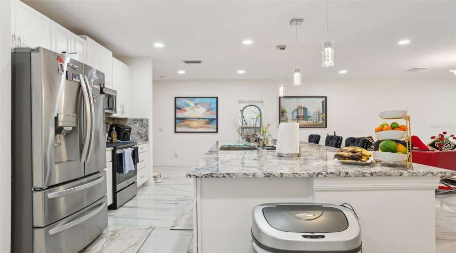 Kissimmee, Florida 34746, 4 Bedrooms Bedrooms, ,2 Bathroomsbathrooms,Residential,For Sale,Royal Point,Mfro6298695