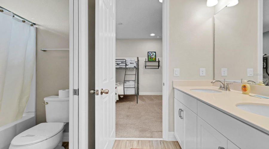 KISSIMMEE, Florida 34747, 9 Bedrooms Bedrooms, ,6 BathroomsBathrooms,Residential,For Sale,PELICAN COVE,0,MFRO6298547