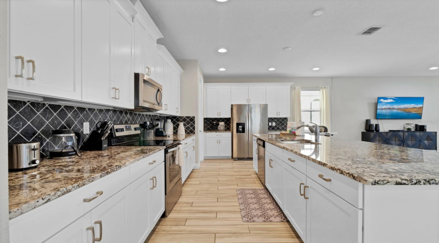 KISSIMMEE, Florida 34747, 9 Bedrooms Bedrooms, ,6 BathroomsBathrooms,Residential,For Sale,PELICAN COVE,0,MFRO6298547