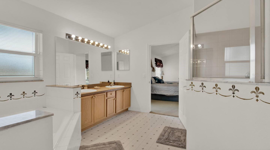 Kissimmee, Florida 34746, 4 Bedrooms Bedrooms, ,3 Bathroomsbathrooms,Residential,For Sale,Cheyenne Point,Mfrs5124690