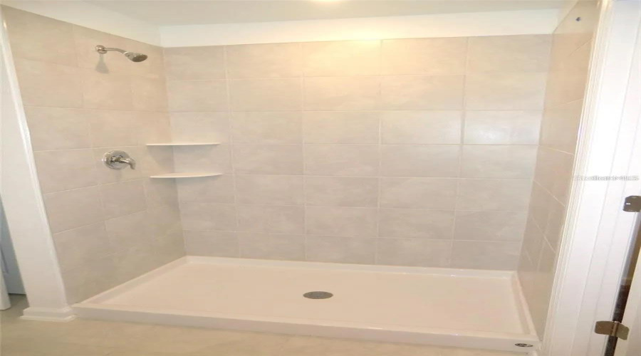Davenport, Florida 33837, 4 Bedrooms Bedrooms, ,2 Bathroomsbathrooms,Residential,For Sale,Loch,Mfro6298851