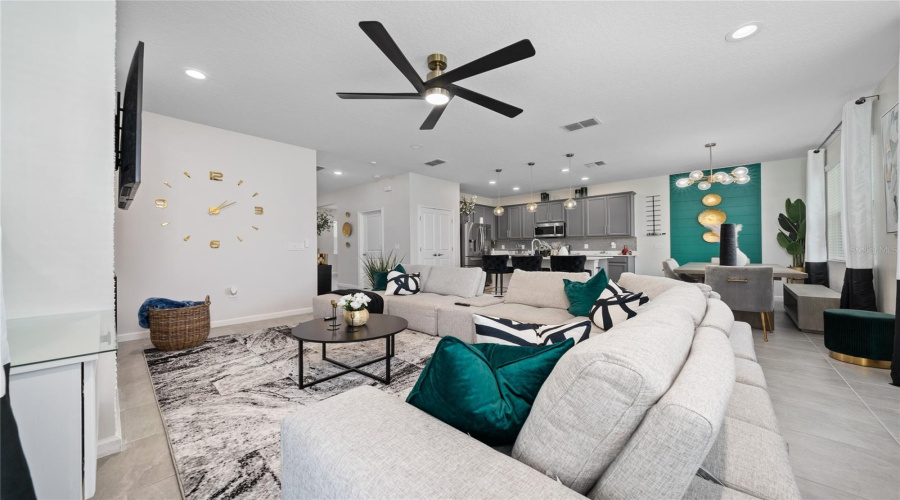 Davenport, Florida 33837, 4 Bedrooms Bedrooms, ,3 Bathroomsbathrooms,Residential,For Sale,Yorkdale,Mfro6297501