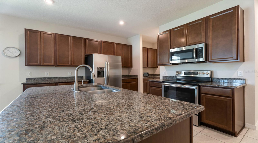 Kissimmee, Florida 34746, 3 Bedrooms Bedrooms, ,2 Bathroomsbathrooms,Residential,For Sale,Grasmere View,Mfro6298872