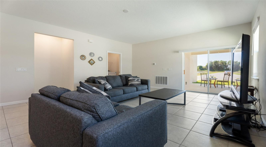 Kissimmee, Florida 34746, 3 Bedrooms Bedrooms, ,2 Bathroomsbathrooms,Residential,For Sale,Grasmere View,Mfro6298872