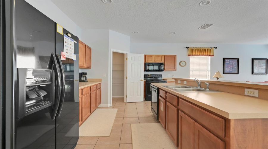 KISSIMMEE, Florida 34746, 4 Bedrooms Bedrooms, ,4 BathroomsBathrooms,Residential,For Sale,MARCELLO,MFRS5124736