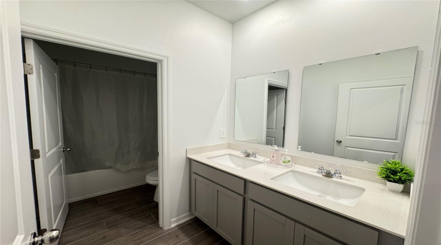 KISSIMMEE, Florida 34746, 4 Bedrooms Bedrooms, ,3 BathroomsBathrooms,Residential,For Sale,BRENTWOOD,0,MFRO6298812