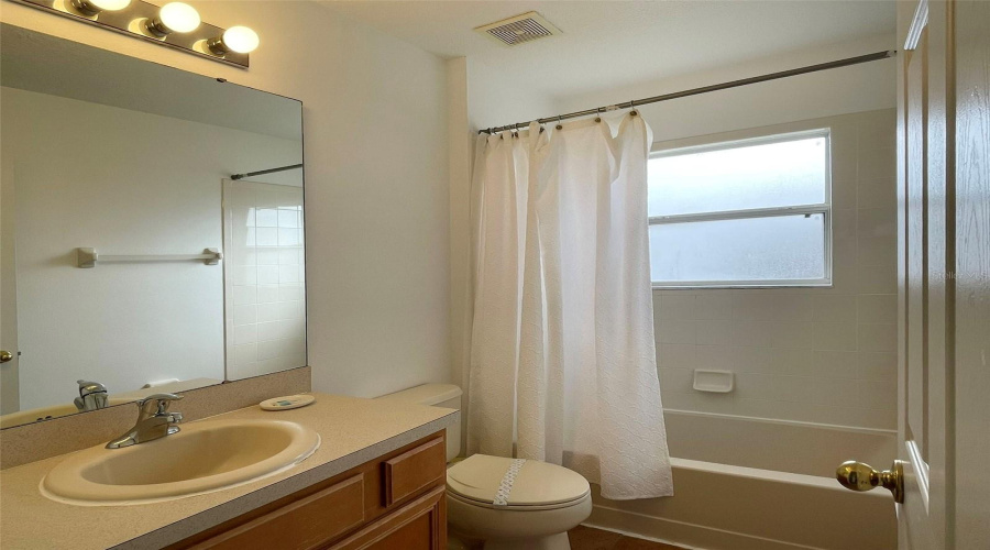 Davenport, Florida 33897, 6 Bedrooms Bedrooms, ,4 Bathroomsbathrooms,Residential,For Sale,Sevilla,Mfrs5113669