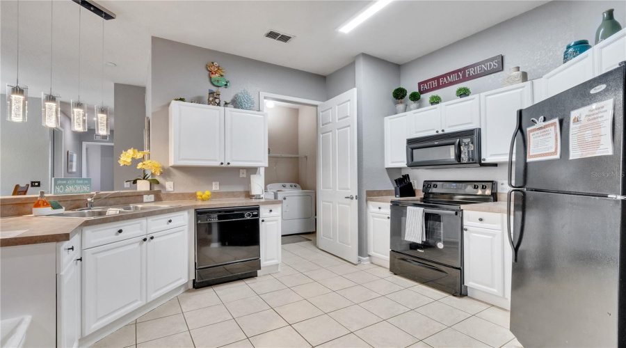 DAVENPORT, Florida 33896, 4 Bedrooms Bedrooms, ,2 BathroomsBathrooms,Residential,For Sale,TERRACE RIDGE,0,MFRO6299250