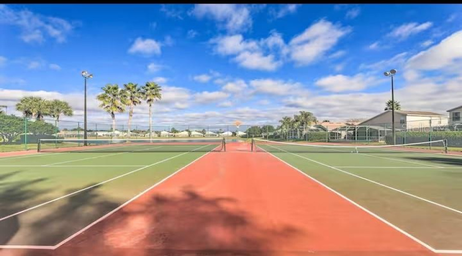 DAVENPORT, Florida 33897, 4 Bedrooms Bedrooms, ,3 BathroomsBathrooms,Residential,For Sale,BLOOMINGDALE DR,0,MFRO6299251