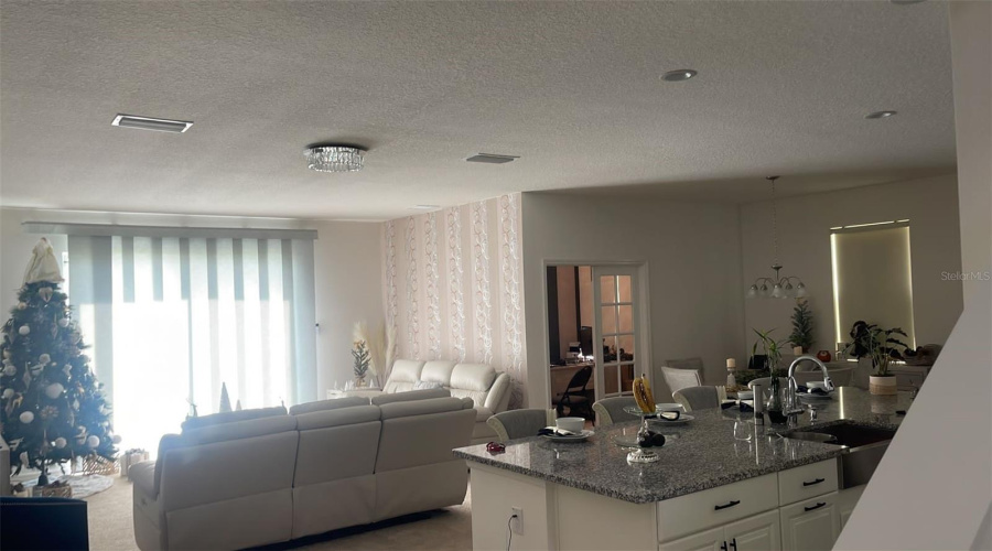 KISSIMMEE, Florida 34746, 4 Bedrooms Bedrooms, ,2 BathroomsBathrooms,Residential,For Sale,ROYAL POINT,0,MFRO6293915