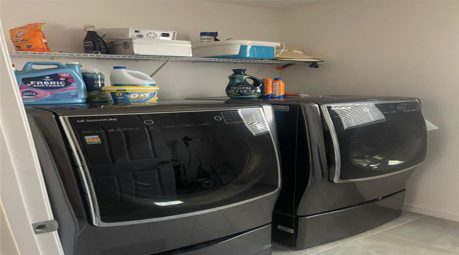 KISSIMMEE, Florida 34746, 4 Bedrooms Bedrooms, ,2 BathroomsBathrooms,Residential,For Sale,ROYAL POINT,0,MFRO6293915