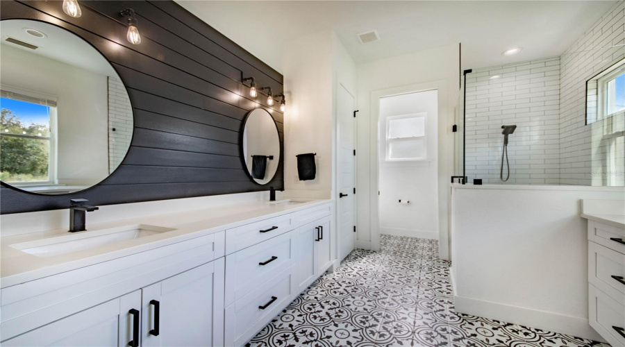 DAVENPORT, Florida 33896, 3 Bedrooms Bedrooms, ,2 BathroomsBathrooms,Residential,For Sale,OLD LAKE WILSON,0,MFRP4934436