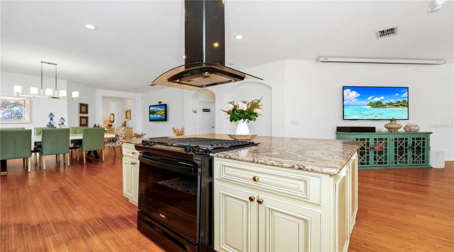 ORLANDO, Florida 32836, 3 Bedrooms Bedrooms, ,2 BathroomsBathrooms,Residential,For Sale,FITZGERALD BUTLER,0,MFRO6299392