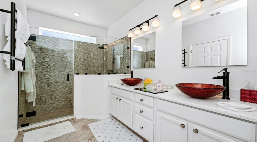 ORLANDO, Florida 32836, 3 Bedrooms Bedrooms, ,2 BathroomsBathrooms,Residential,For Sale,FITZGERALD BUTLER,0,MFRO6299392